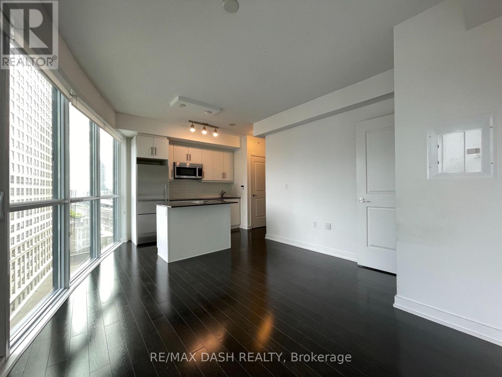 1005 - 1 The Esplanade Drive, Toronto, Ontario  M5E 0A8 - Photo 14 - C12946476