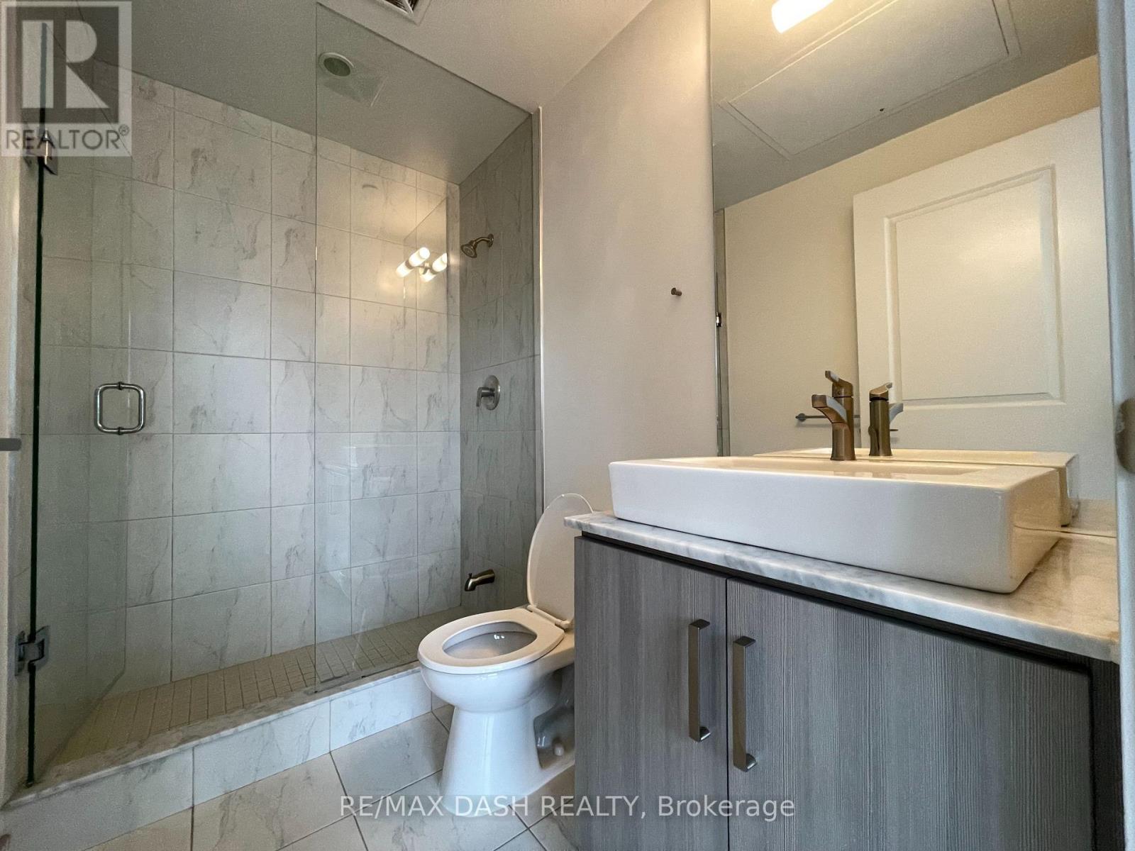 1005 - 1 The Esplanade Drive, Toronto, Ontario  M5E 0A8 - Photo 16 - C12946476