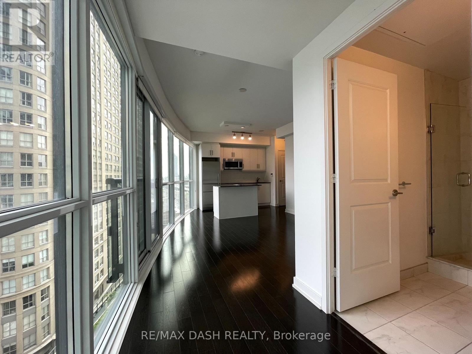 1005 - 1 The Esplanade Drive, Toronto, Ontario  M5E 0A8 - Photo 17 - C12946476