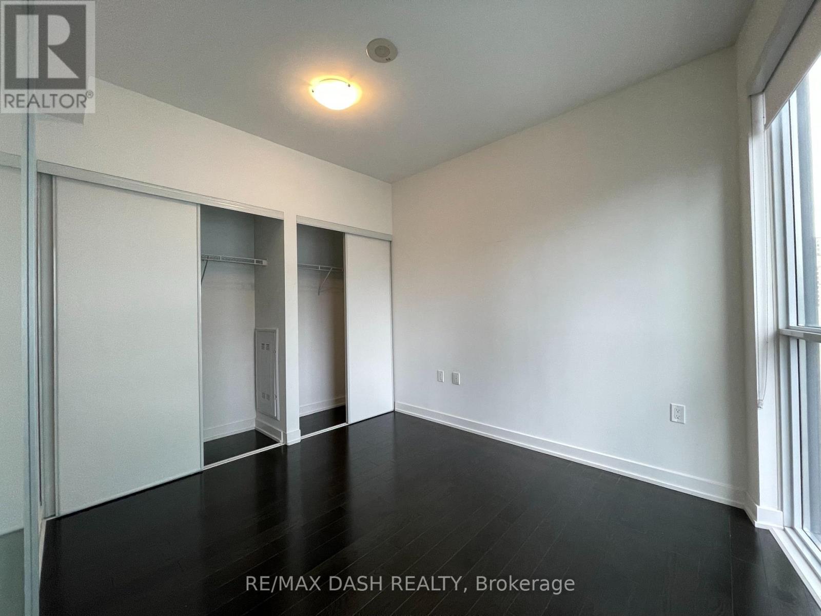 1005 - 1 The Esplanade Drive, Toronto, Ontario  M5E 0A8 - Photo 21 - C12946476