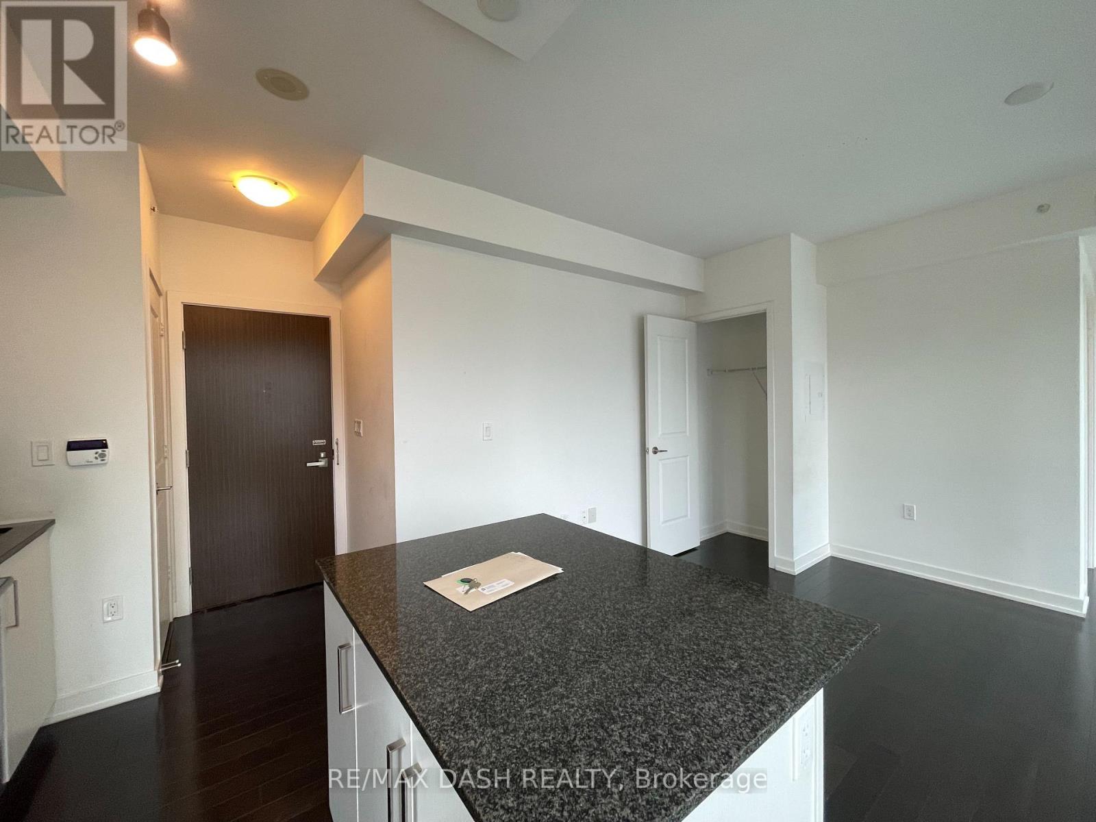 1005 - 1 The Esplanade Drive, Toronto, Ontario  M5E 0A8 - Photo 4 - C12946476