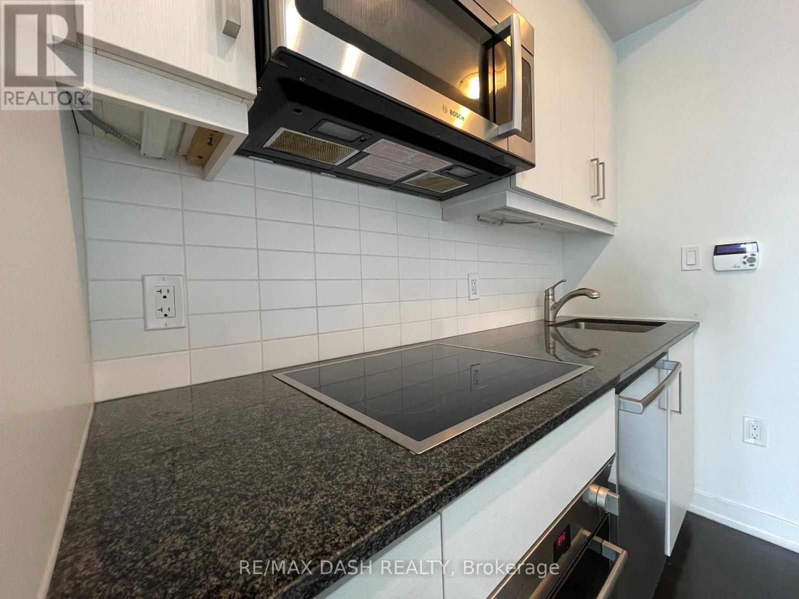 1005 - 1 The Esplanade Drive, Toronto, Ontario  M5E 0A8 - Photo 7 - C12946476