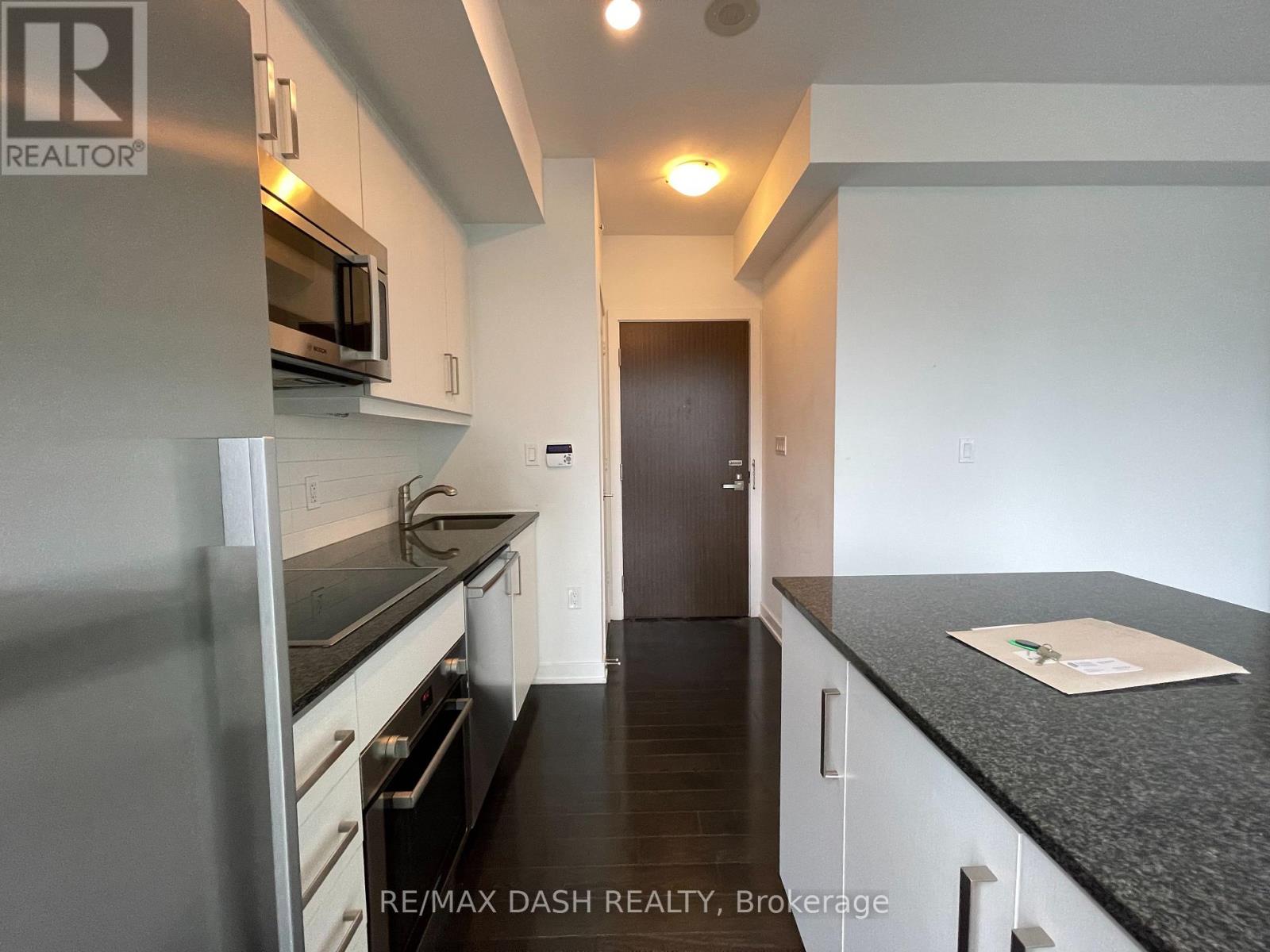 1005 - 1 The Esplanade Drive, Toronto, Ontario  M5E 0A8 - Photo 8 - C12946476