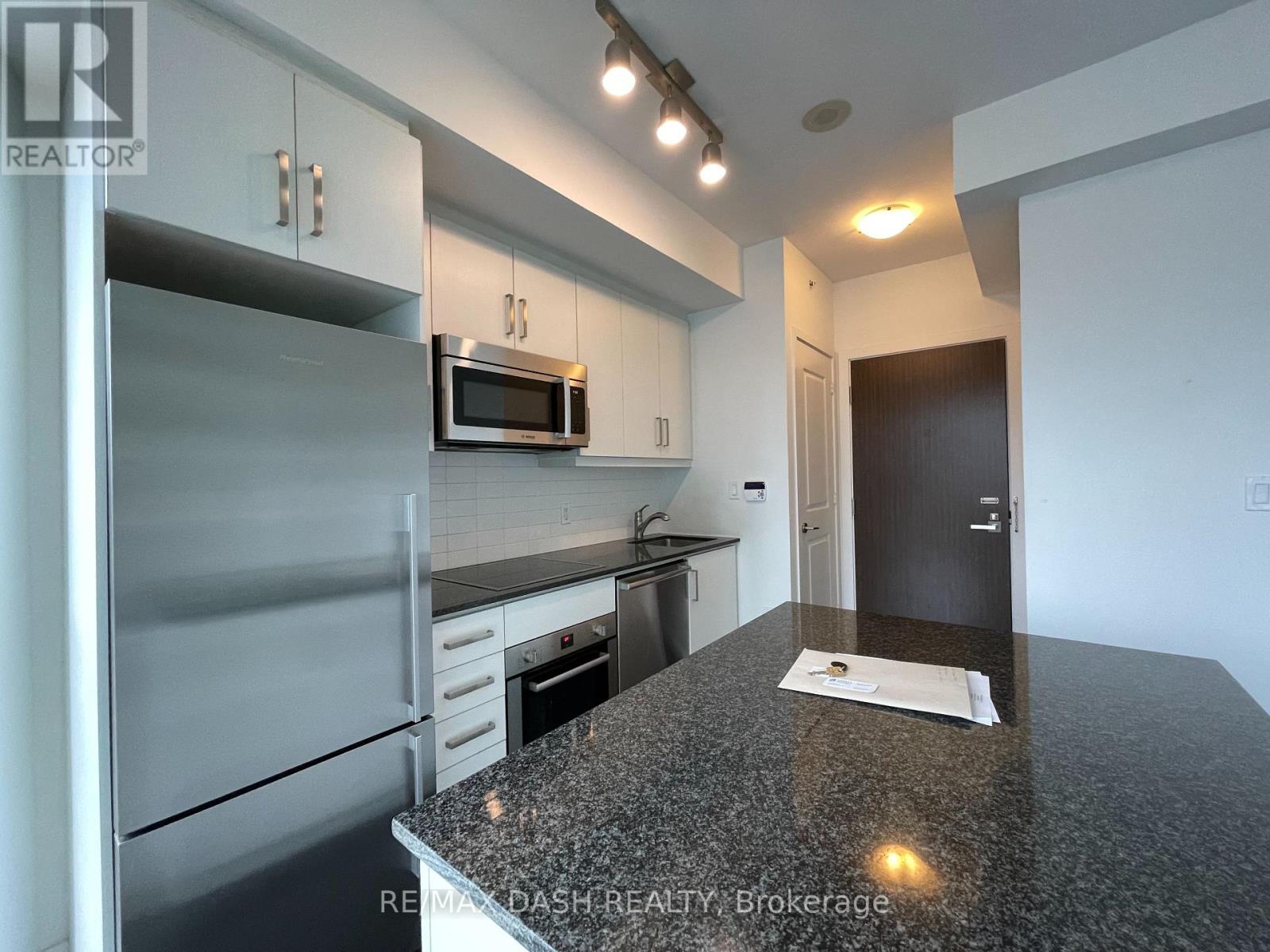 1005 - 1 The Esplanade Drive, Toronto, Ontario  M5E 0A8 - Photo 9 - C12946476