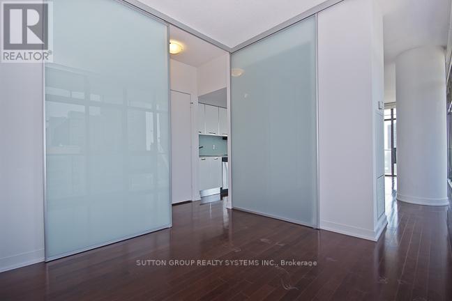 1609 - 33 Charles Street E, Toronto, Ontario  M4Y 1R9 - Photo 15 - C12946510