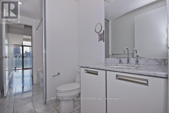 1609 - 33 Charles Street E, Toronto, Ontario  M4Y 1R9 - Photo 9 - C12946510