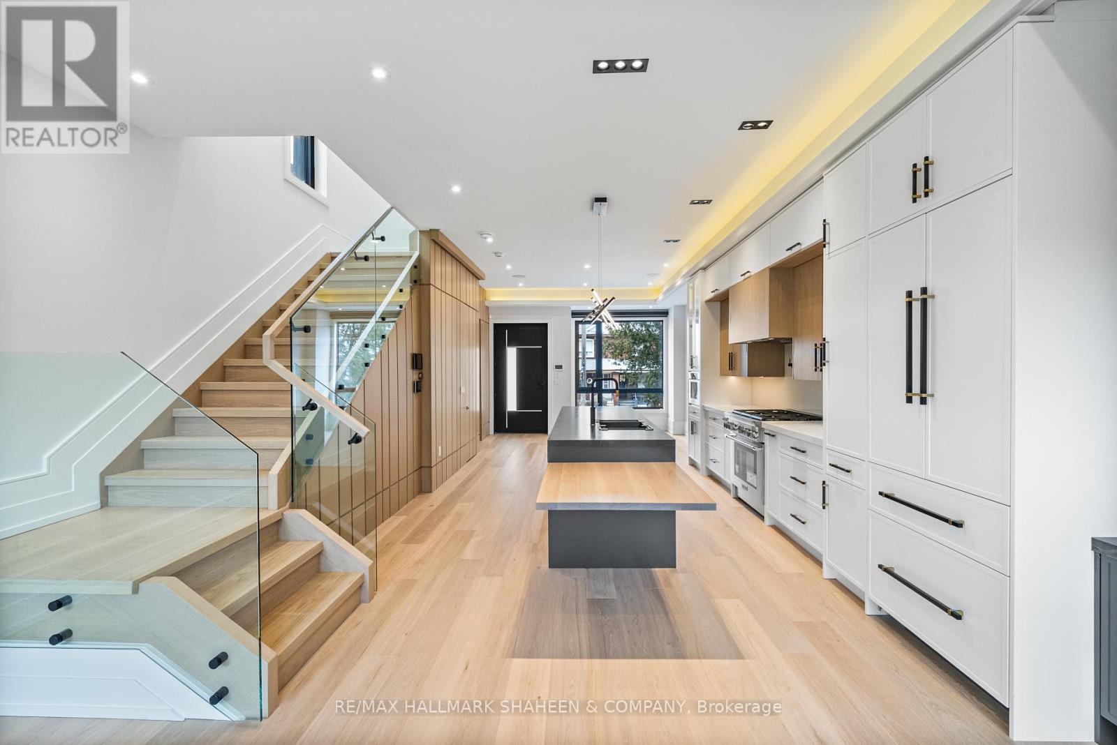 199 Arlington Avenue, Toronto, Ontario  M6C 2Z4 - Photo 10 - C12946548