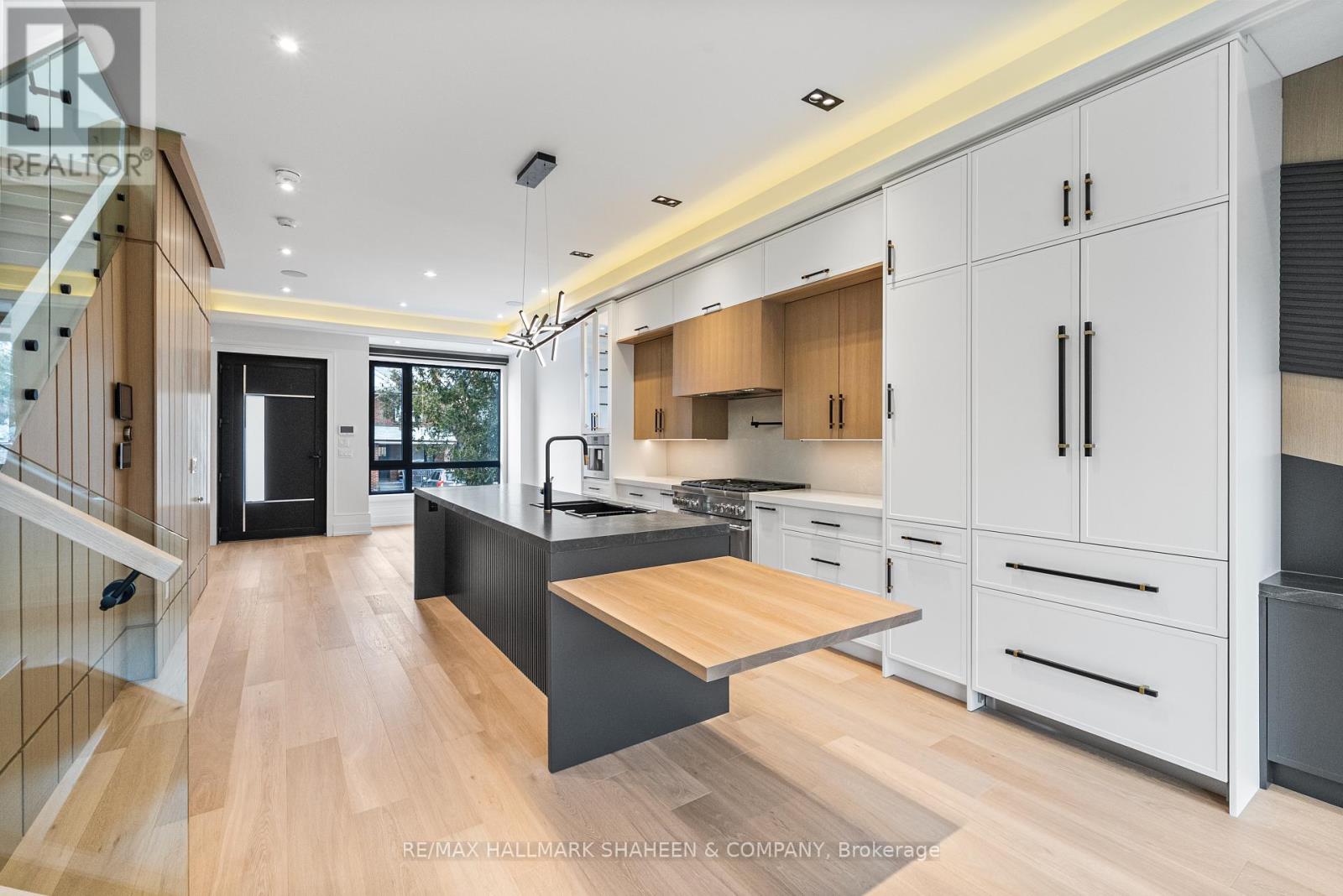 199 Arlington Avenue, Toronto, Ontario  M6C 2Z4 - Photo 11 - C12946548