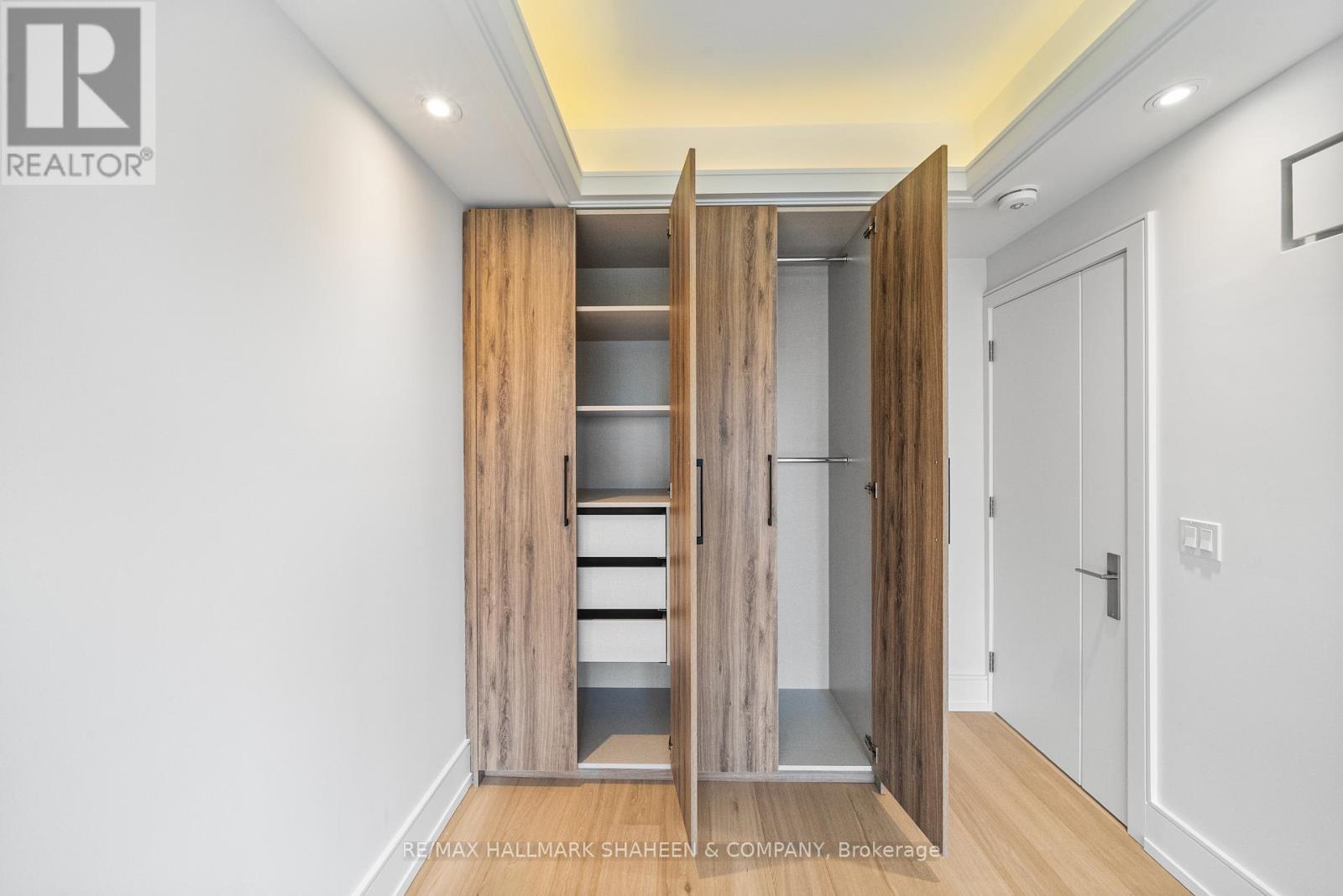 199 Arlington Avenue, Toronto, Ontario  M6C 2Z4 - Photo 17 - C12946548