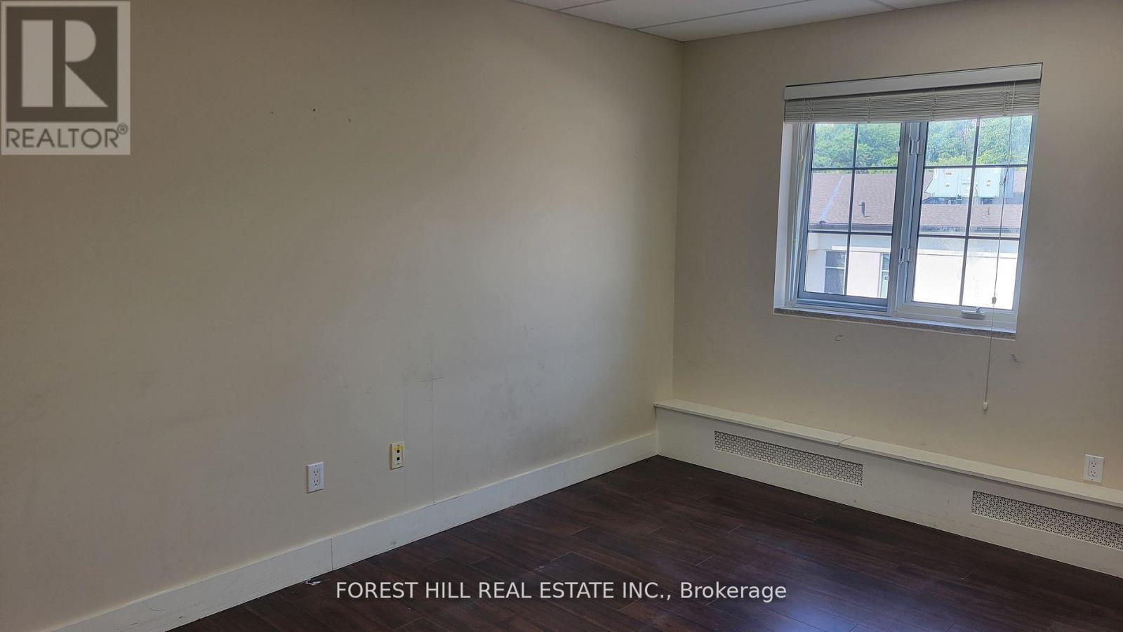 201 - 35 The Links Road, Toronto, Ontario  M2P 1T7 - Photo 5 - C12946578