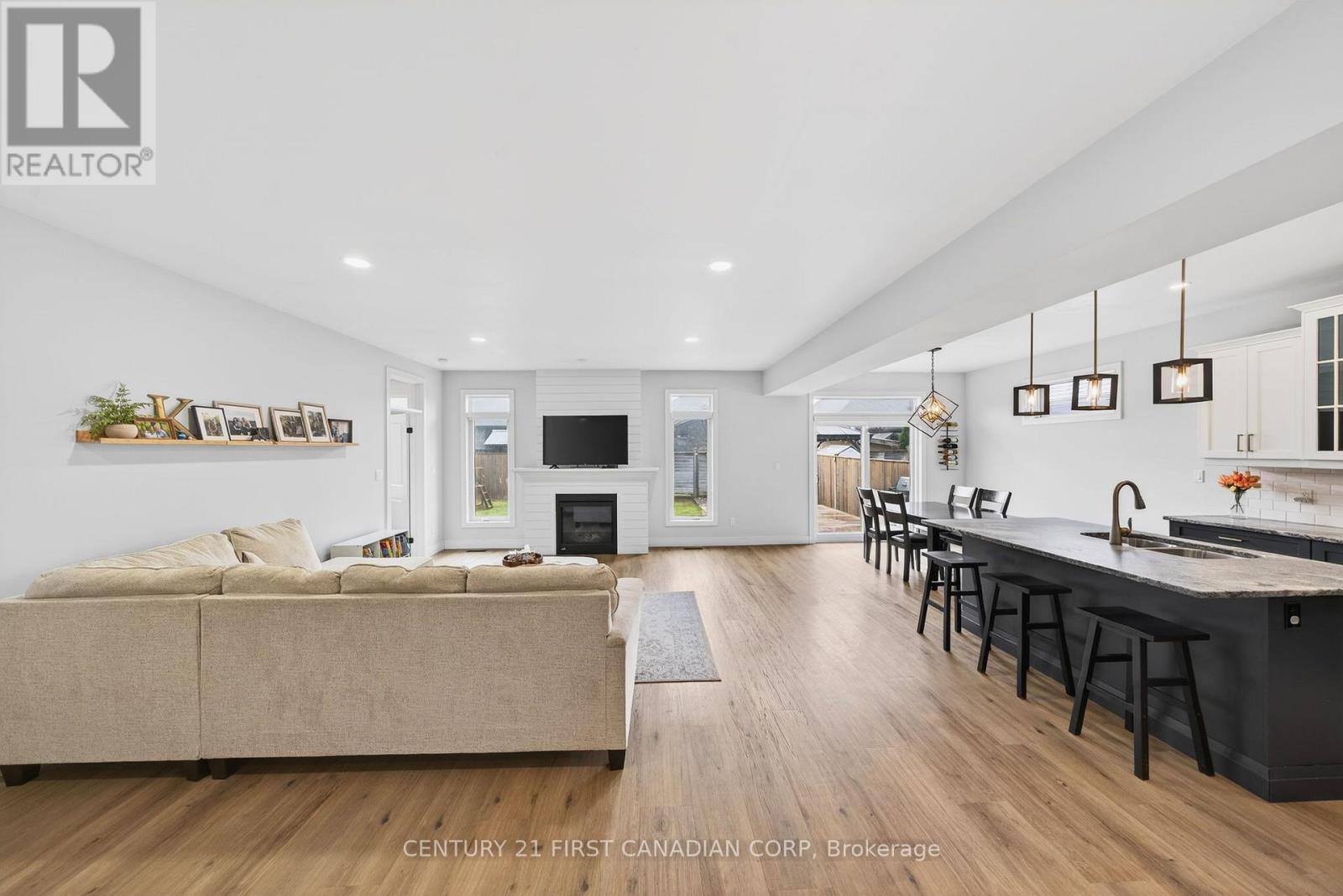 31 Lindsay Crescent, Strathroy-Caradoc, Ontario  N7G 0G5 - Photo 10 - X12946512