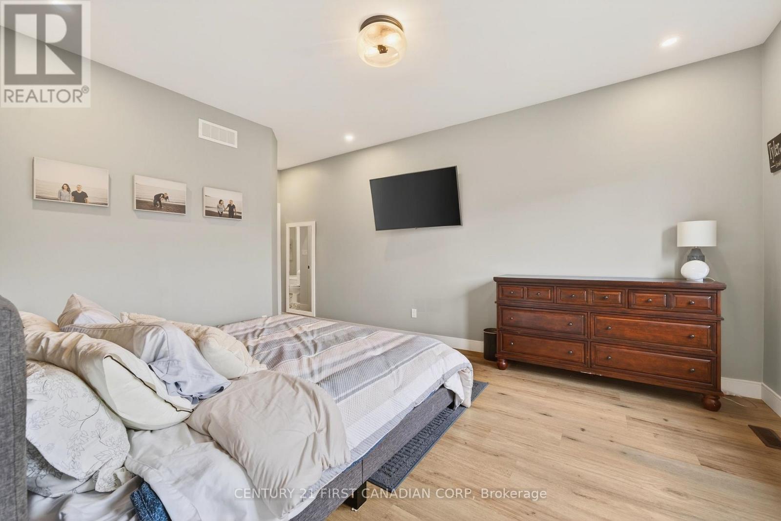 31 Lindsay Crescent, Strathroy-Caradoc, Ontario  N7G 0G5 - Photo 18 - X12946512