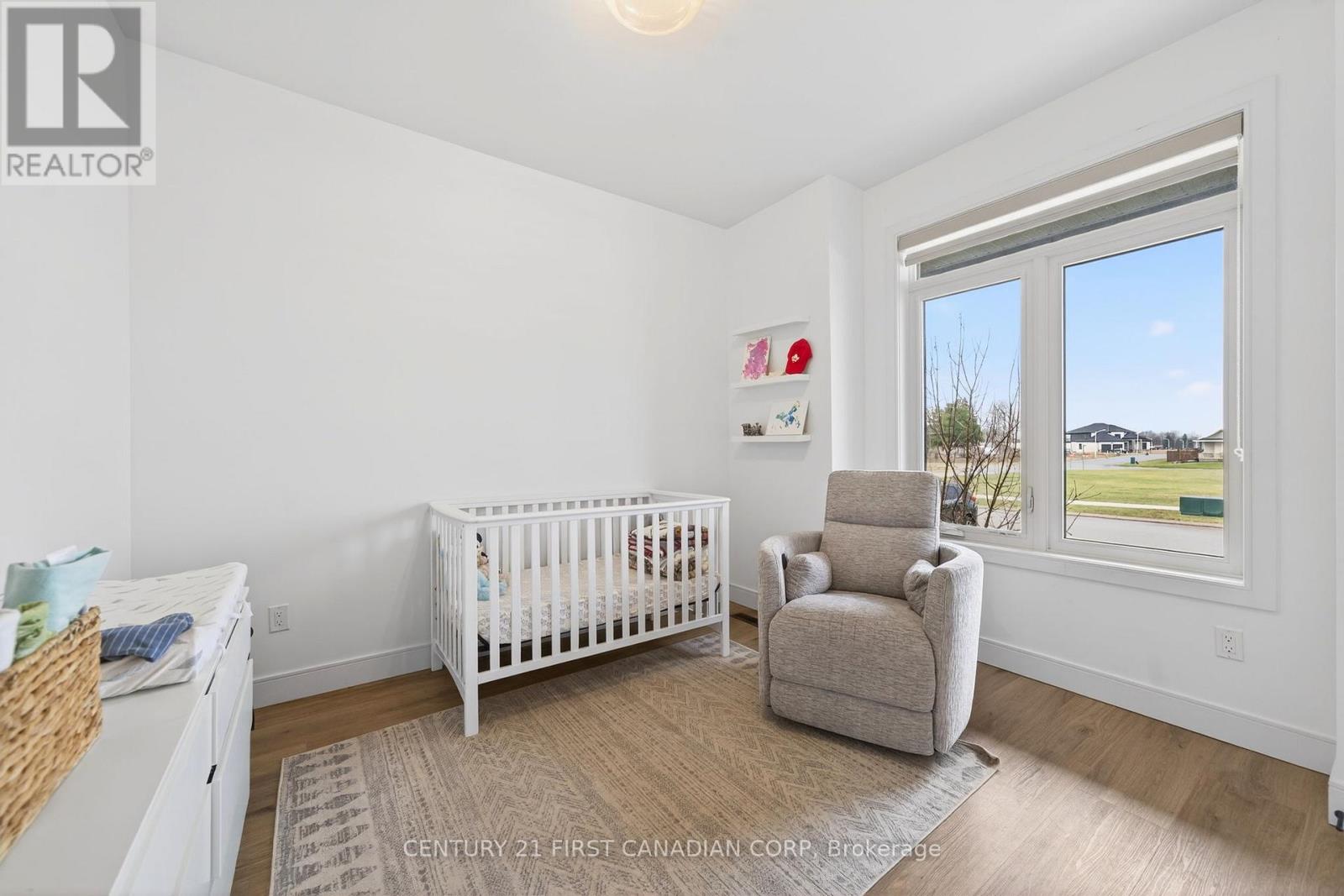 31 Lindsay Crescent, Strathroy-Caradoc, Ontario  N7G 0G5 - Photo 6 - X12946512