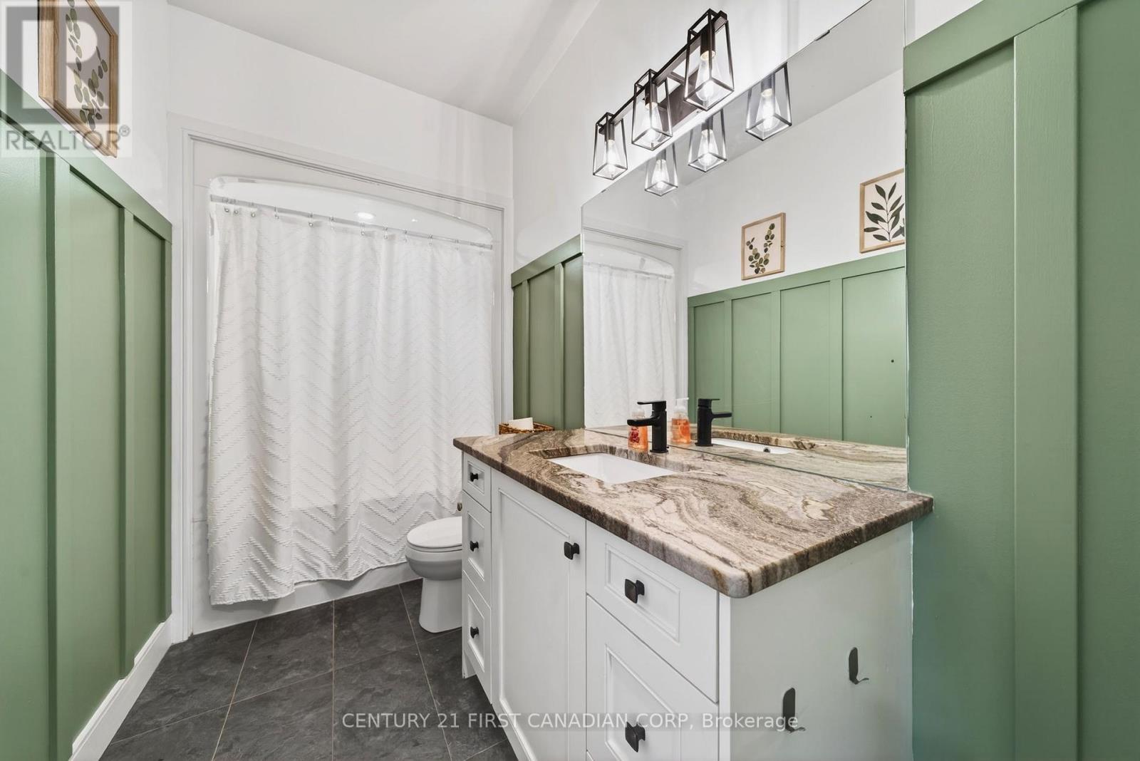 31 Lindsay Crescent, Strathroy-Caradoc, Ontario  N7G 0G5 - Photo 8 - X12946512