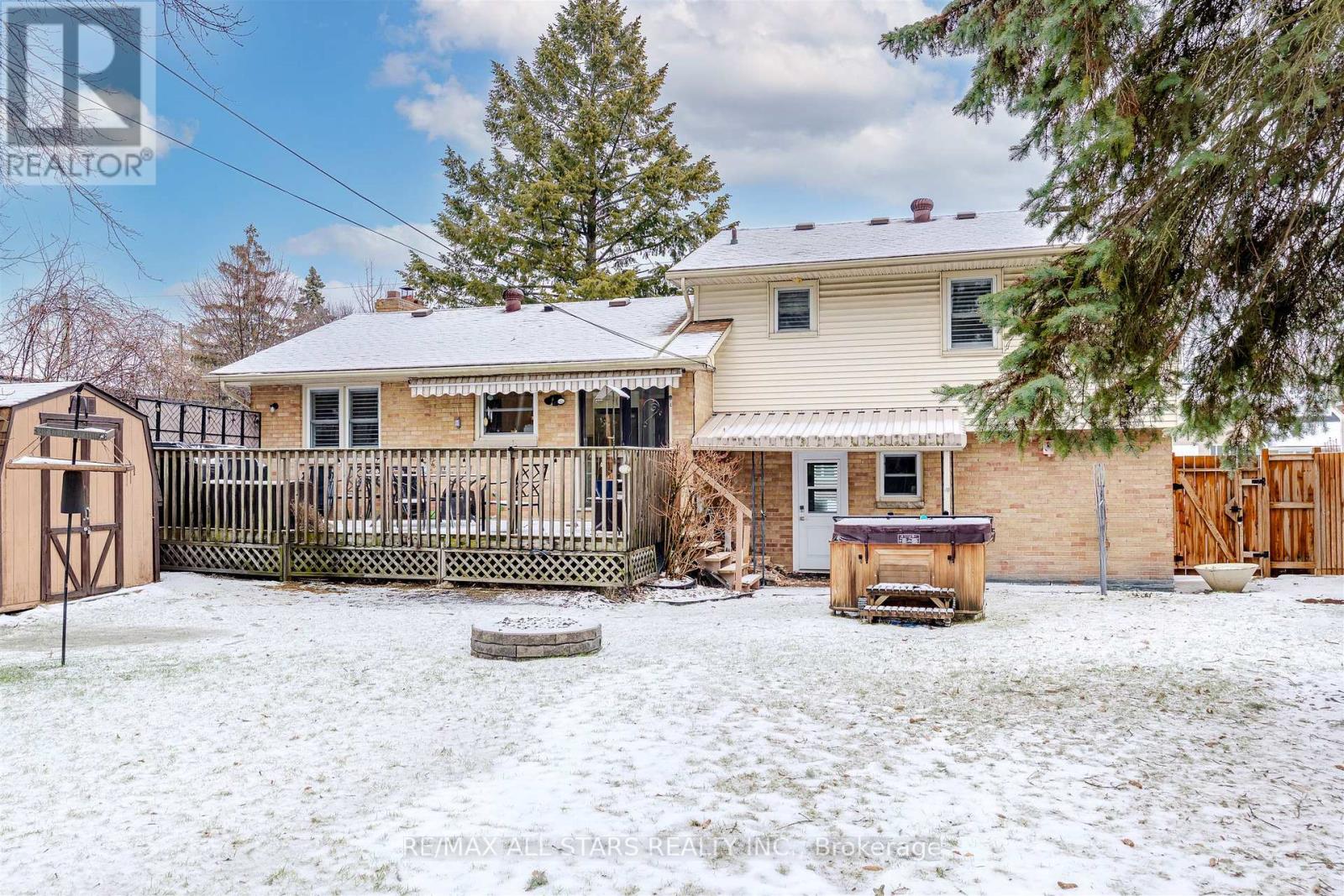 872 LAW STREET, Oshawa, Ontario