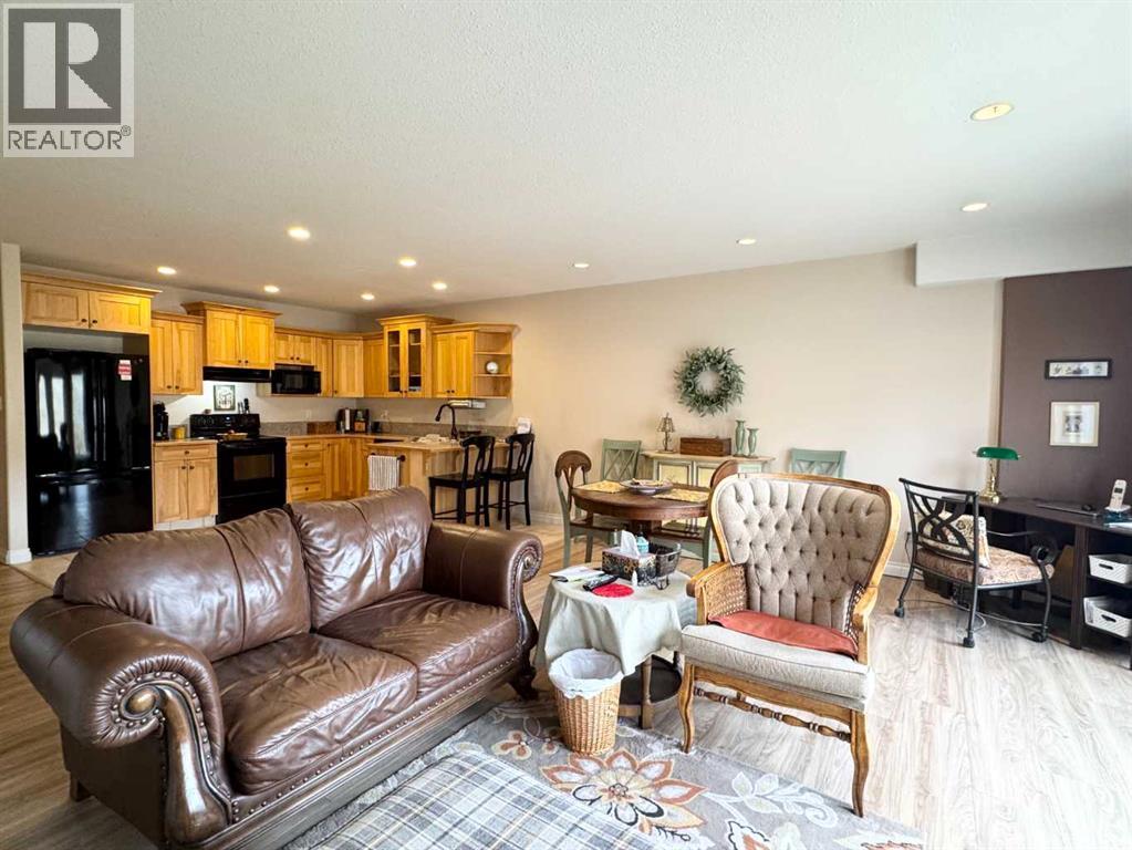 2, 373 Canyon Boulevard W, Lethbridge, Alberta  T1K 6V2 - Photo 14 - A2296448