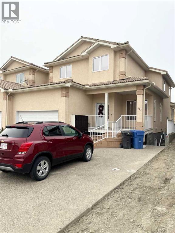2, 373 Canyon Boulevard W, Lethbridge, Alberta
