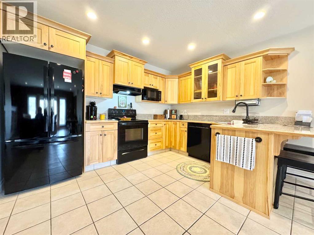 2, 373 Canyon Boulevard W, Lethbridge, Alberta  T1K 6V2 - Photo 7 - A2296448