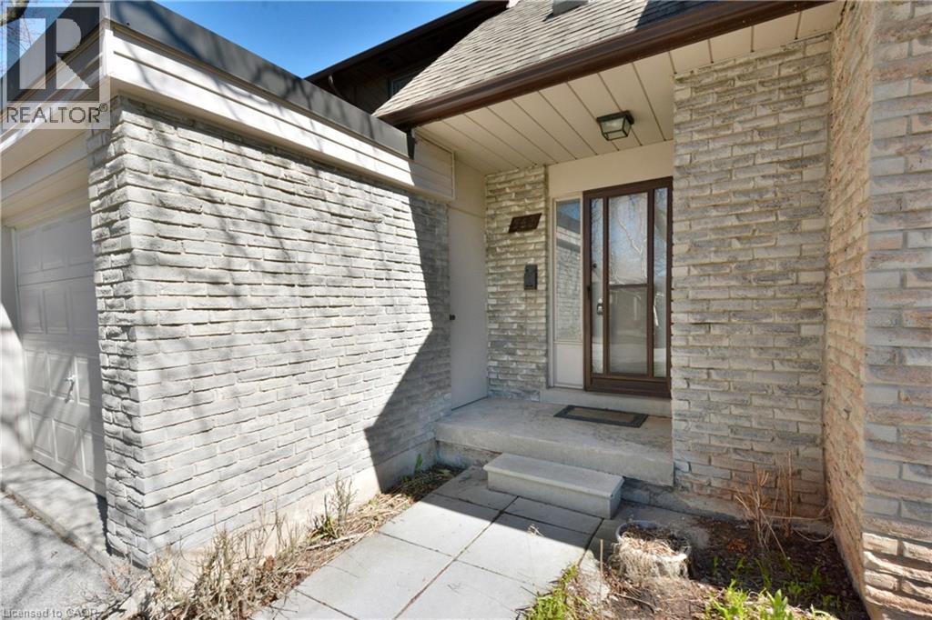 562 Forestwood Crescent, Burlington, Ontario  L7L 4K3 - Photo 2 - 40813267