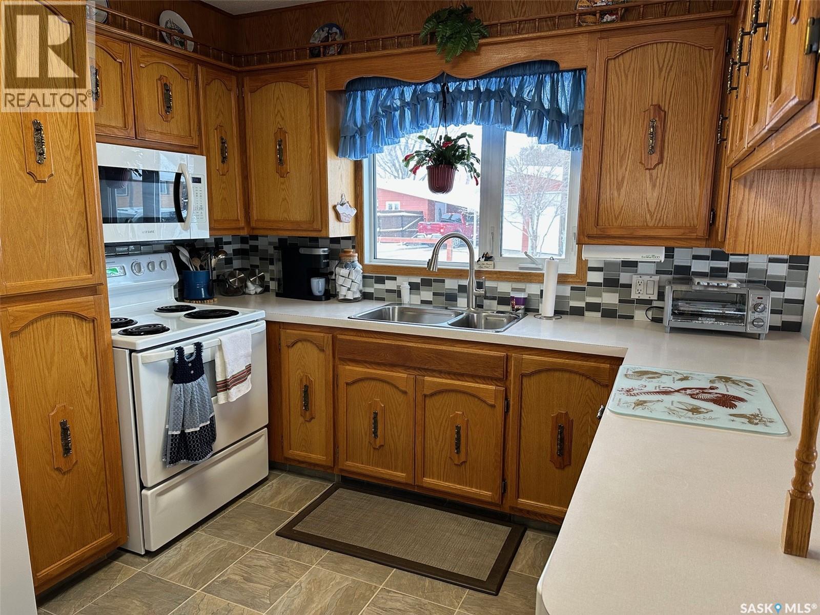 400 Gallaway Street, Estevan, Saskatchewan  S4A 0A9 - Photo 7 - SK031694