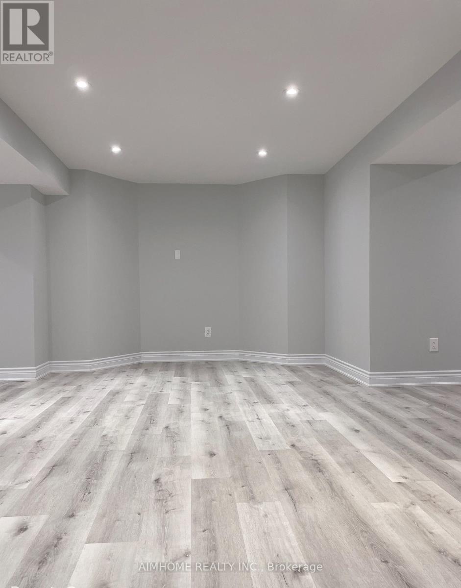 Lower - 707 Frank Hempen Court, Newmarket, Ontario  L3X 0G4 - Photo 7 - N12946444