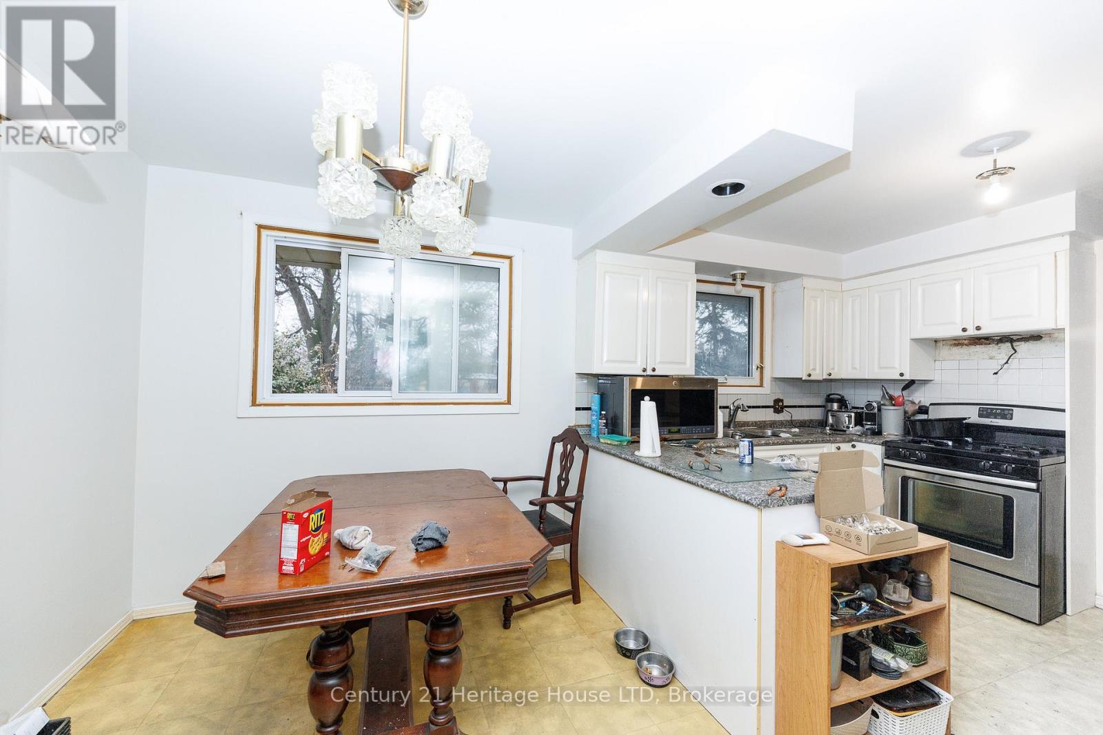 352 Clare Avenue, Welland, Ontario  L3C 5R2 - Photo 4 - X12946522