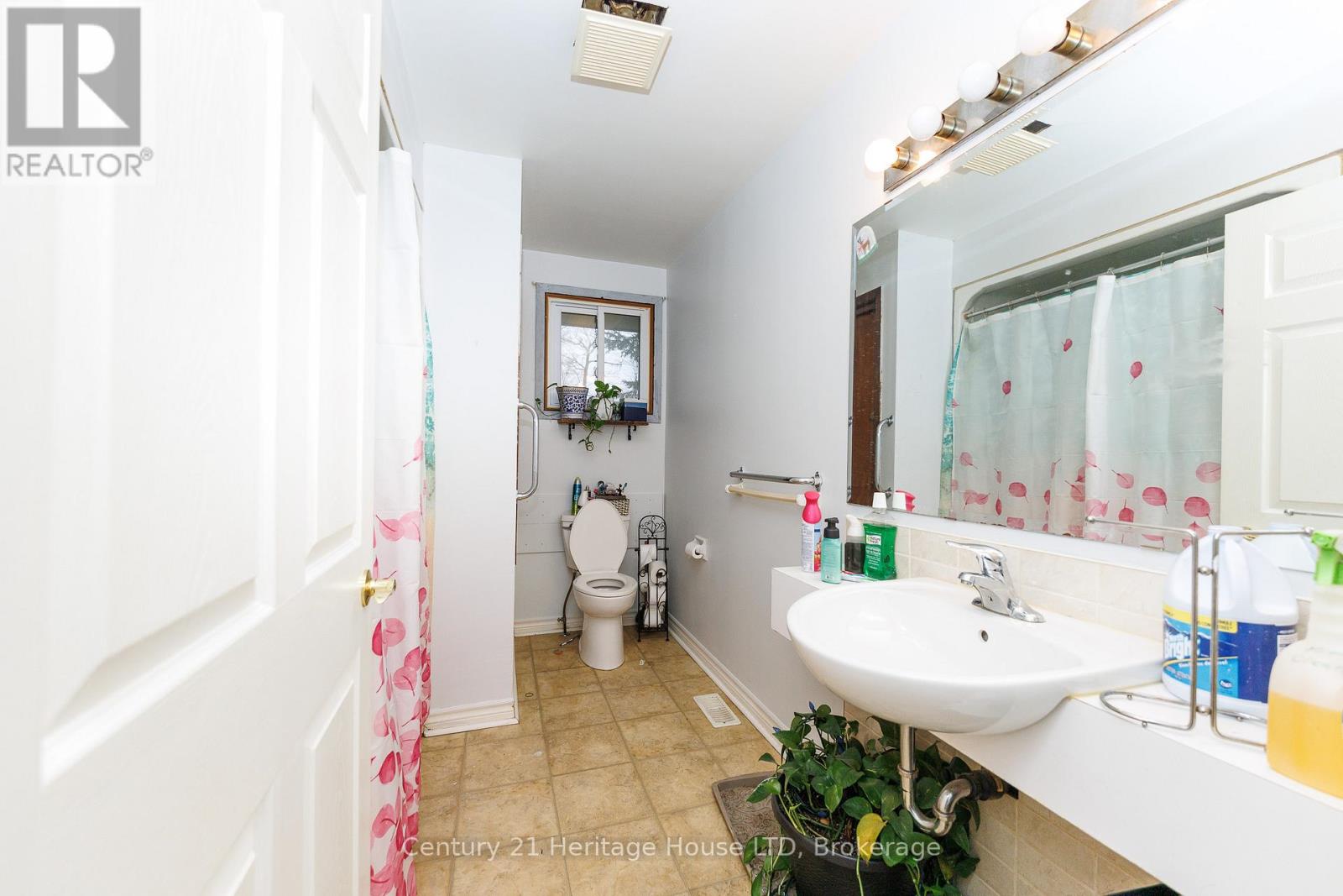 352 Clare Avenue, Welland, Ontario  L3C 5R2 - Photo 6 - X12946522