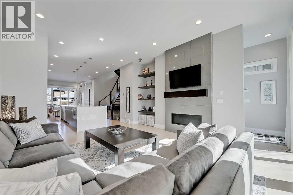 1705 46 Avenue Sw, Calgary, Alberta  T2T 2R6 - Photo 11 - A2296408