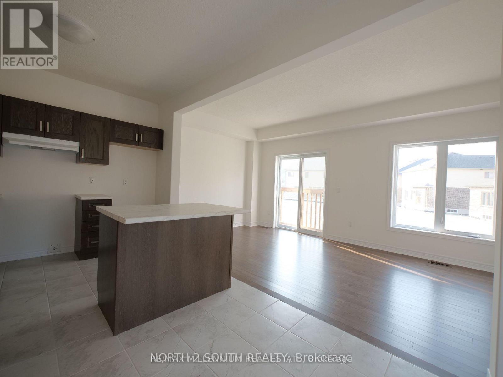 4 Shipley Avenue, Collingwood, Ontario  L9Y 5M6 - Photo 3 - S12946486