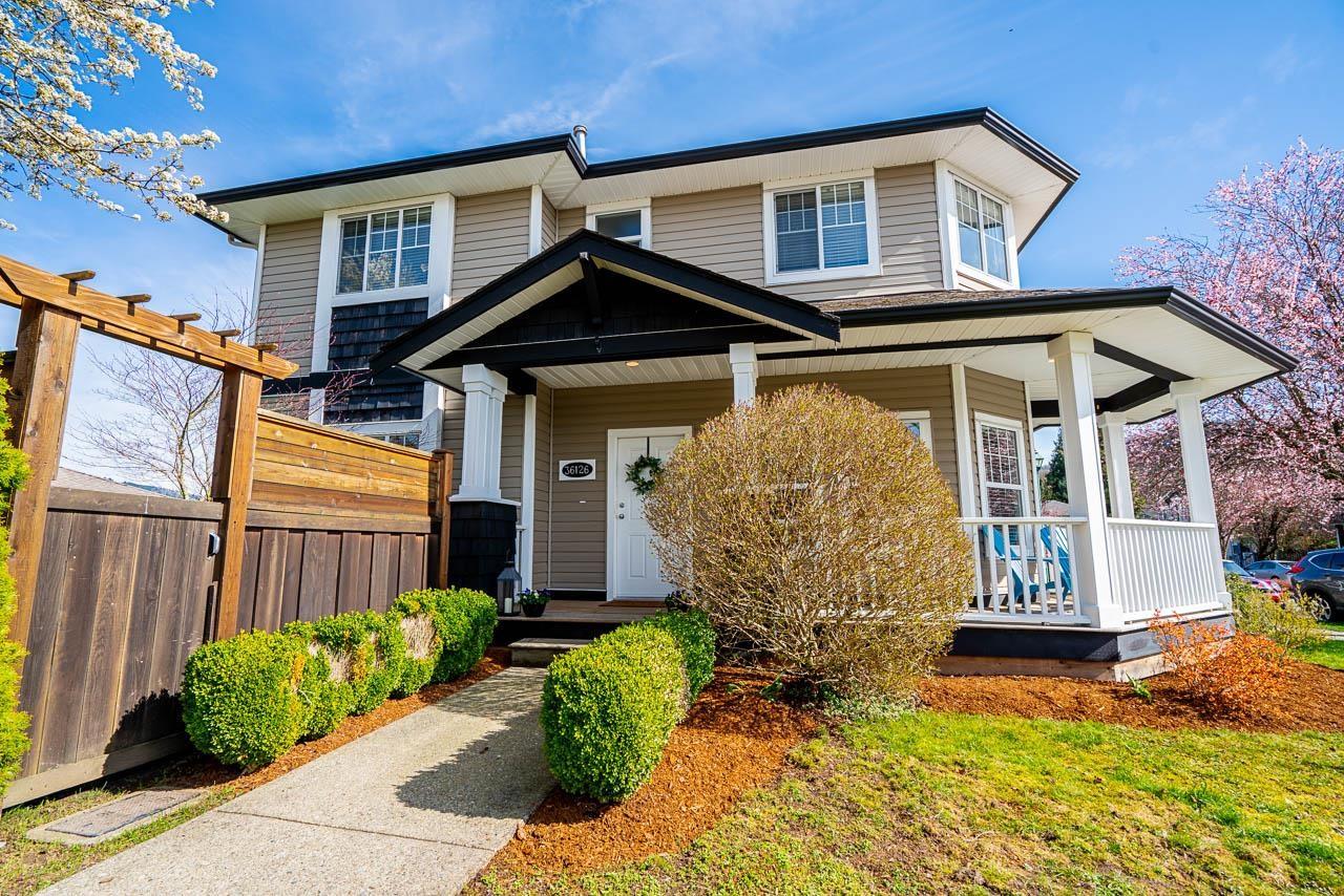 36126 Shadbolt Avenue, Abbotsford, British Columbia  V3G 2Z1 - Photo 3 - R3105837