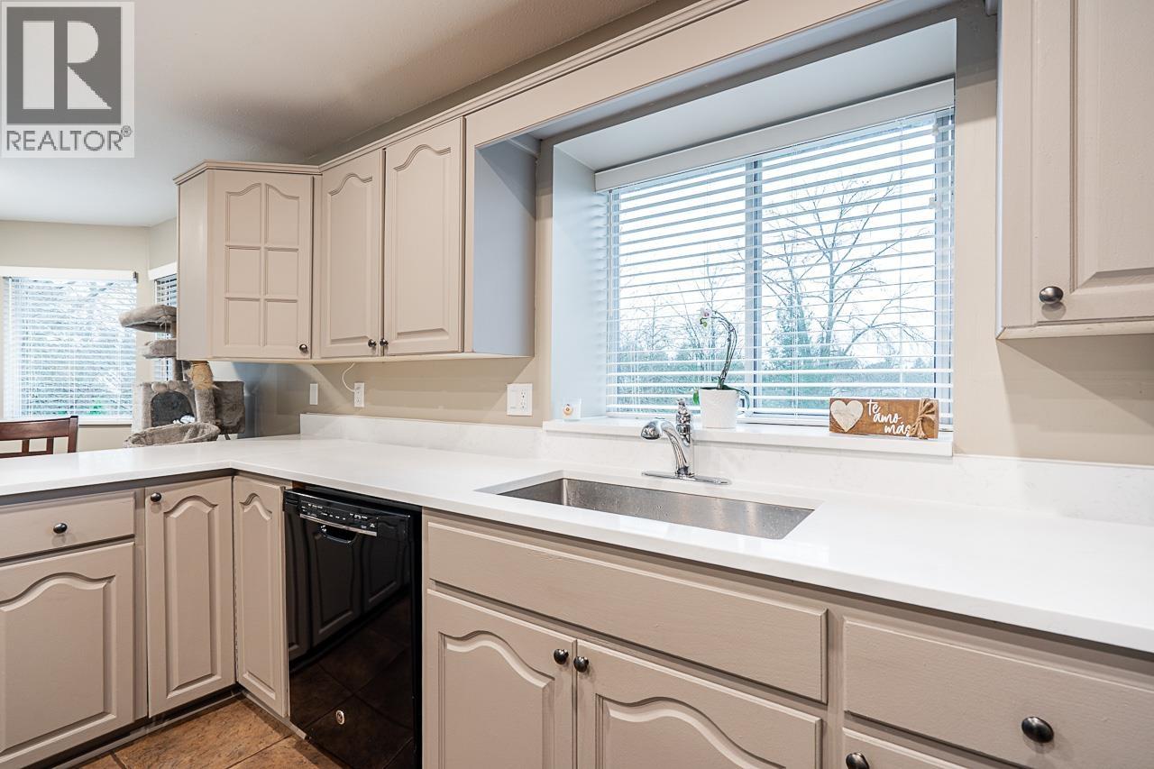 23368 124 Avenue, Maple Ridge, British Columbia  V2X 4K4 - Photo 11 - R3105761