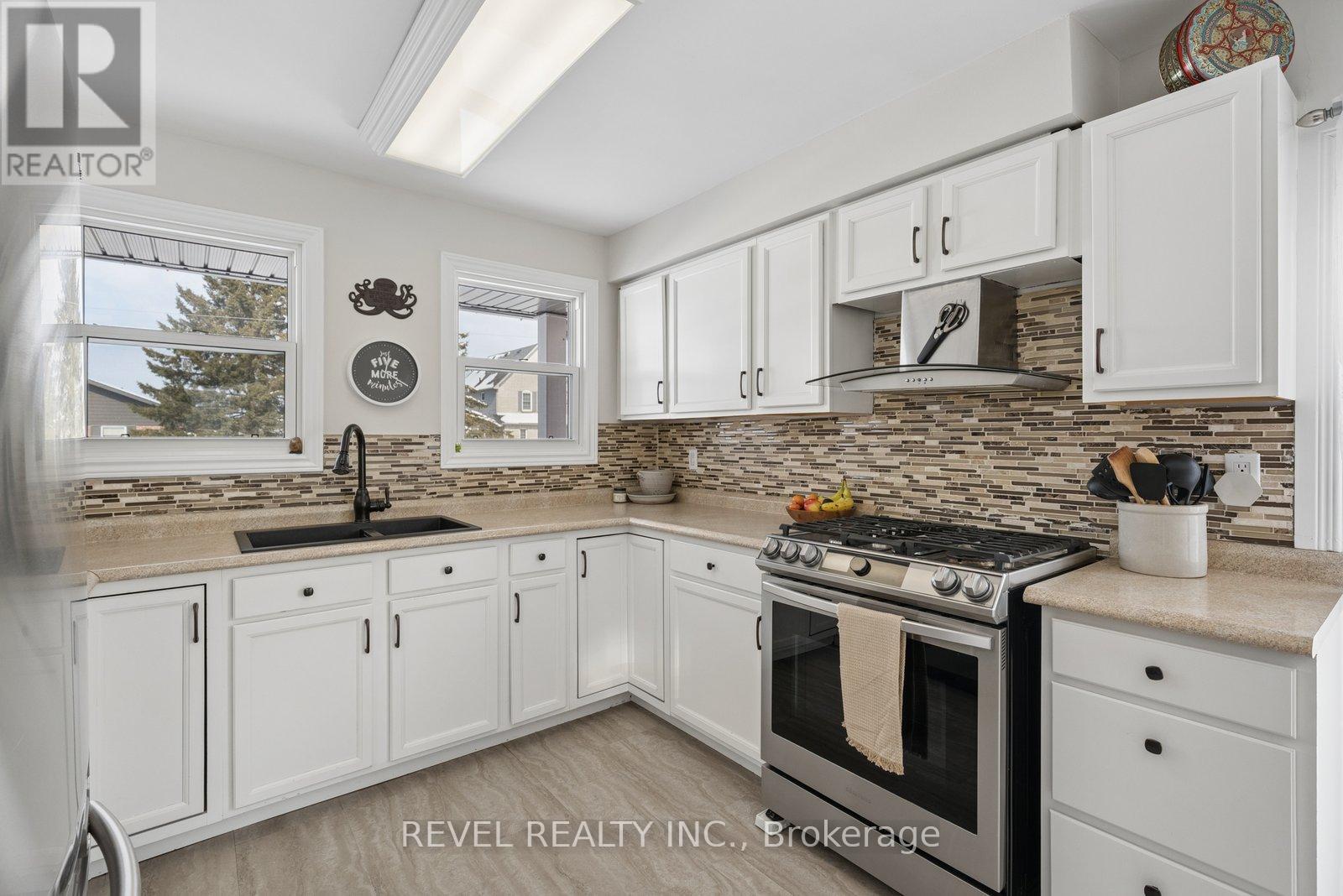 284 Victoria Avenue N, Kawartha Lakes, Ontario  K9V 6A8 - Photo 14 - X12829796