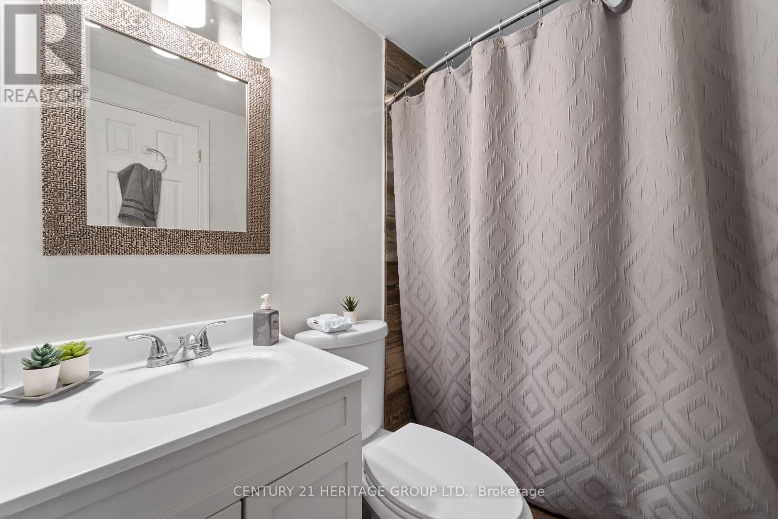 11 Rosebank Boulevard, East Gwillimbury, Ontario  L9N 1C8 - Photo 16 - N12940980