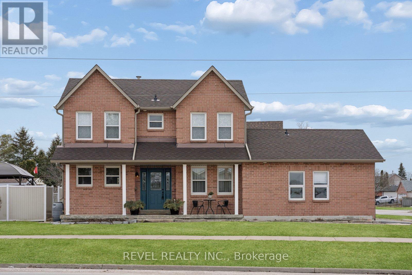 284 Victoria Avenue N, Kawartha Lakes, Ontario  K9V 6A8 - Photo 1 - X12829796