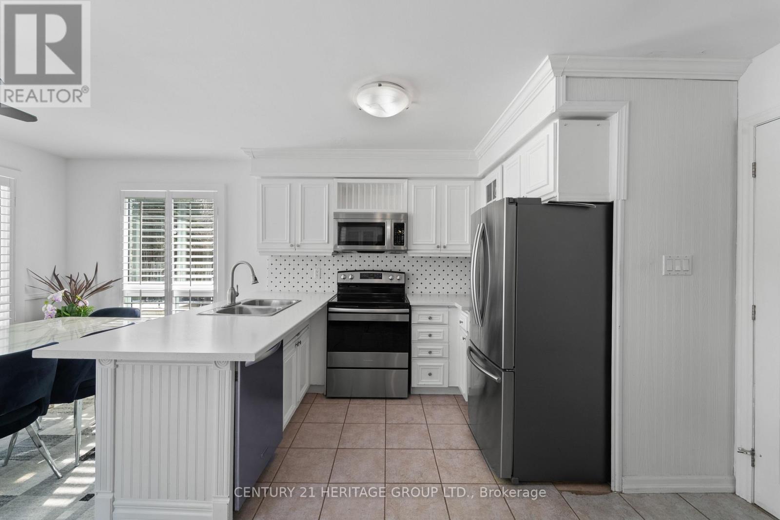 11 Rosebank Boulevard, East Gwillimbury, Ontario  L9N 1C8 - Photo 11 - N12940980