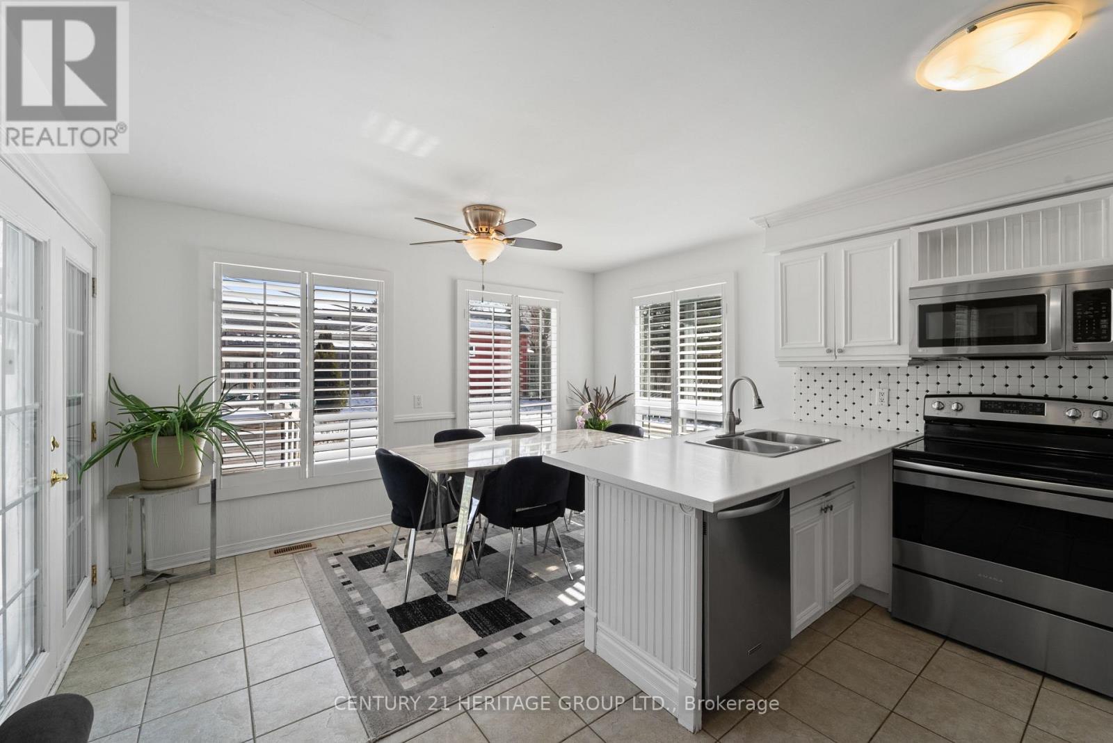 11 Rosebank Boulevard, East Gwillimbury, Ontario  L9N 1C8 - Photo 9 - N12940980