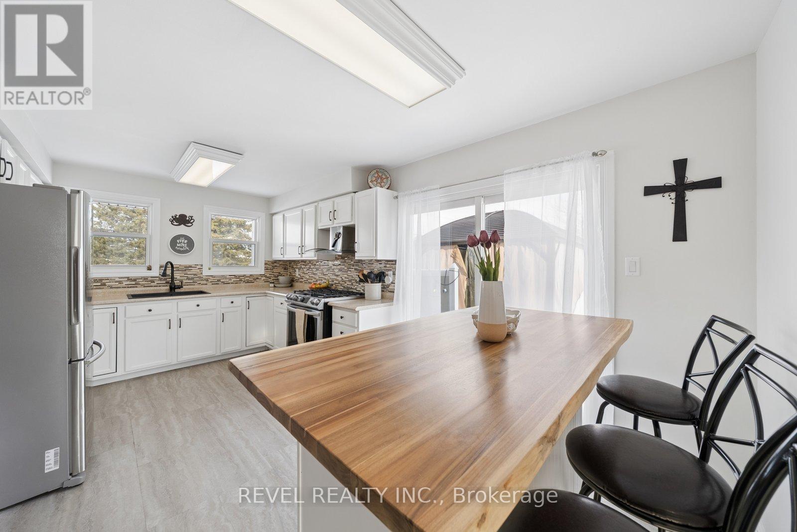 284 Victoria Avenue N, Kawartha Lakes, Ontario  K9V 6A8 - Photo 17 - X12829796