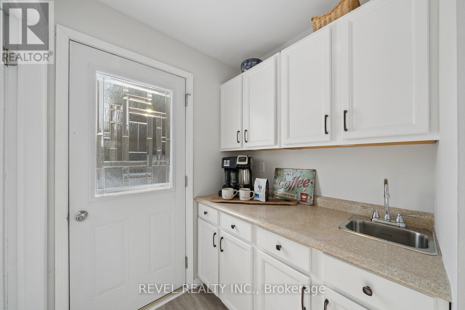 284 Victoria Avenue N, Kawartha Lakes, Ontario  K9V 6A8 - Photo 18 - X12829796