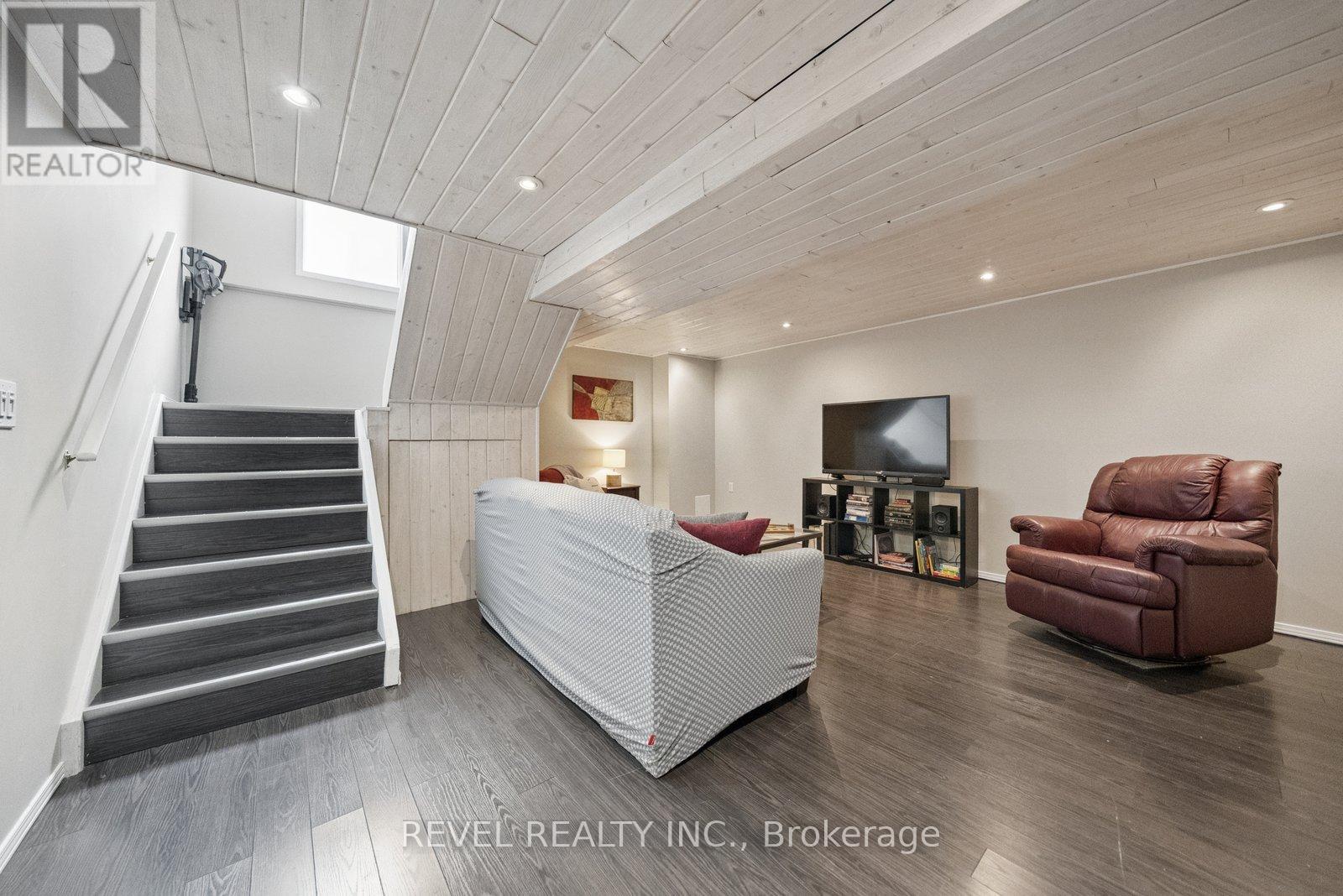 284 Victoria Avenue N, Kawartha Lakes, Ontario  K9V 6A8 - Photo 37 - X12829796