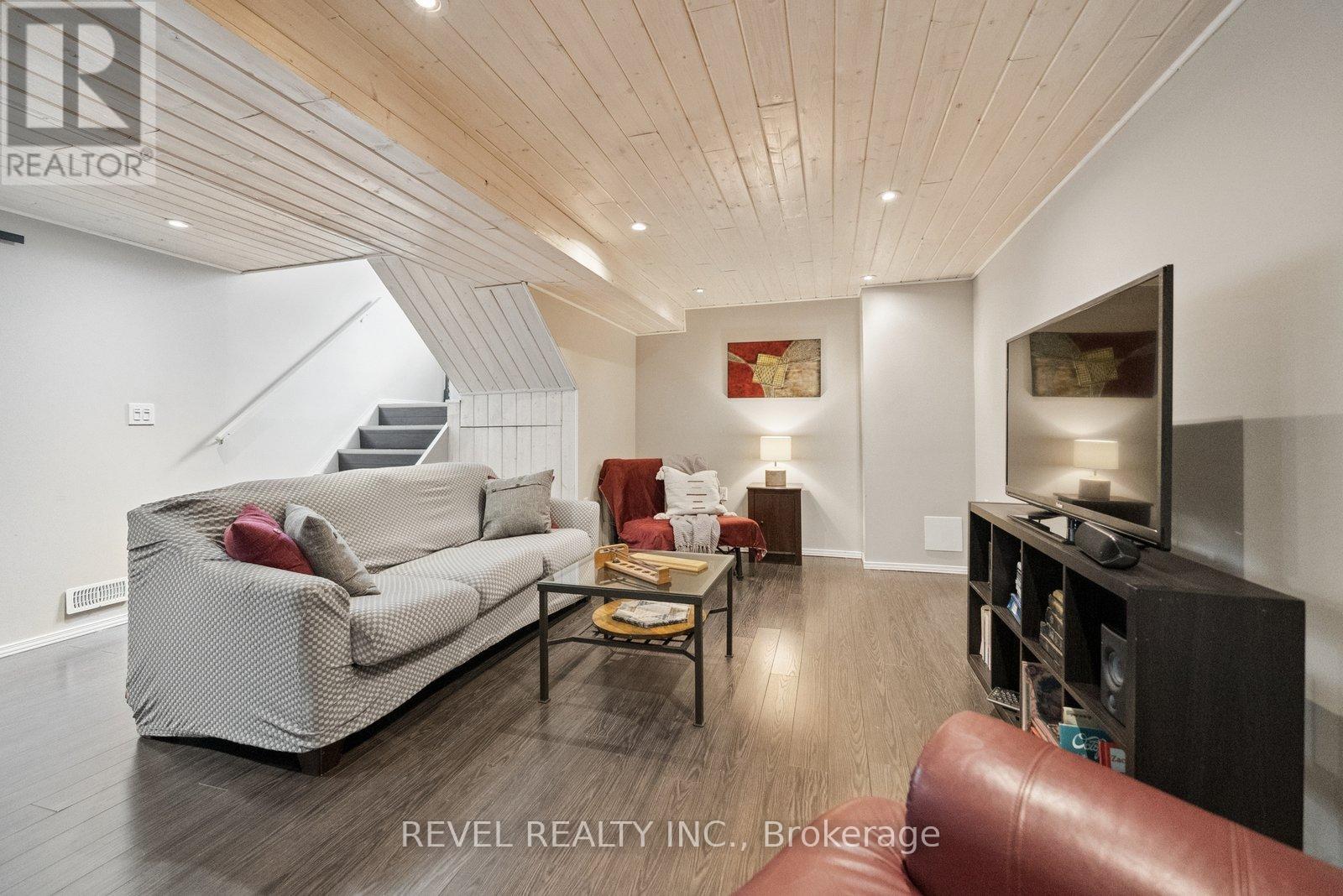 284 Victoria Avenue N, Kawartha Lakes, Ontario  K9V 6A8 - Photo 38 - X12829796