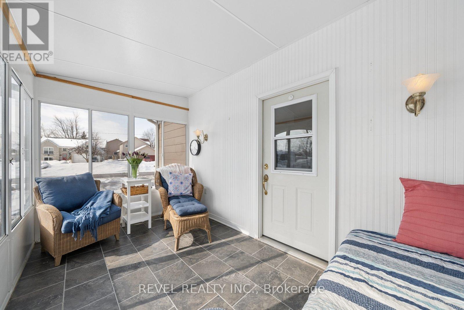 284 Victoria Avenue N, Kawartha Lakes, Ontario  K9V 6A8 - Photo 41 - X12829796