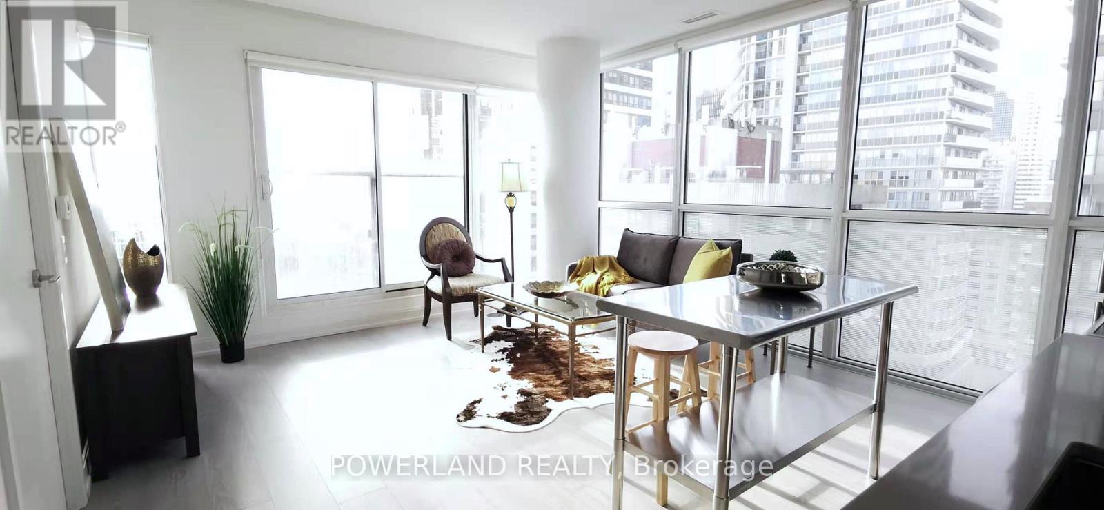 1510 - 181 Dundas Street E, Toronto, Ontario  M5A 0N5 - Photo 4 - C12889586