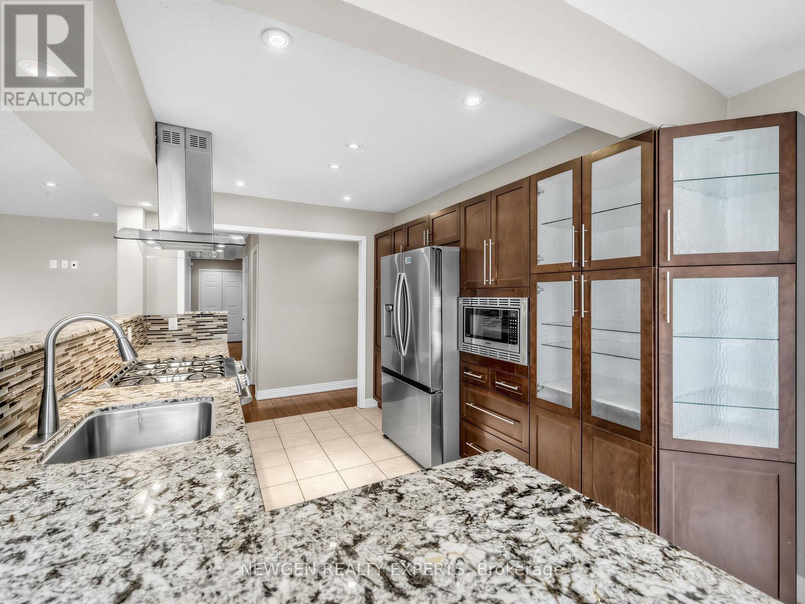 2636 Credit Valley Road, Mississauga, Ontario  L5M 4J6 - Photo 12 - W12946456