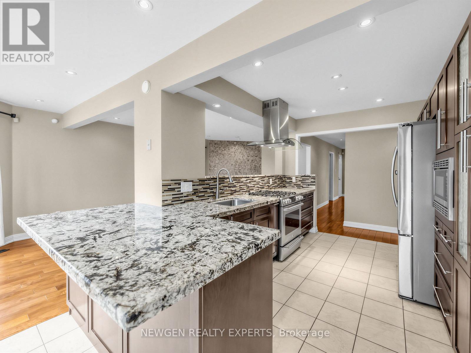 2636 Credit Valley Road, Mississauga, Ontario  L5M 4J6 - Photo 13 - W12946456