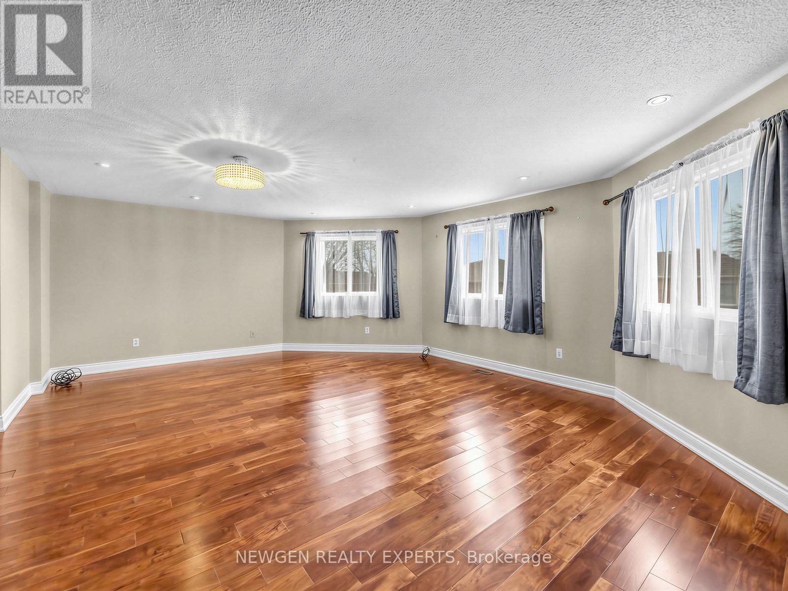 2636 Credit Valley Road, Mississauga, Ontario  L5M 4J6 - Photo 22 - W12946456