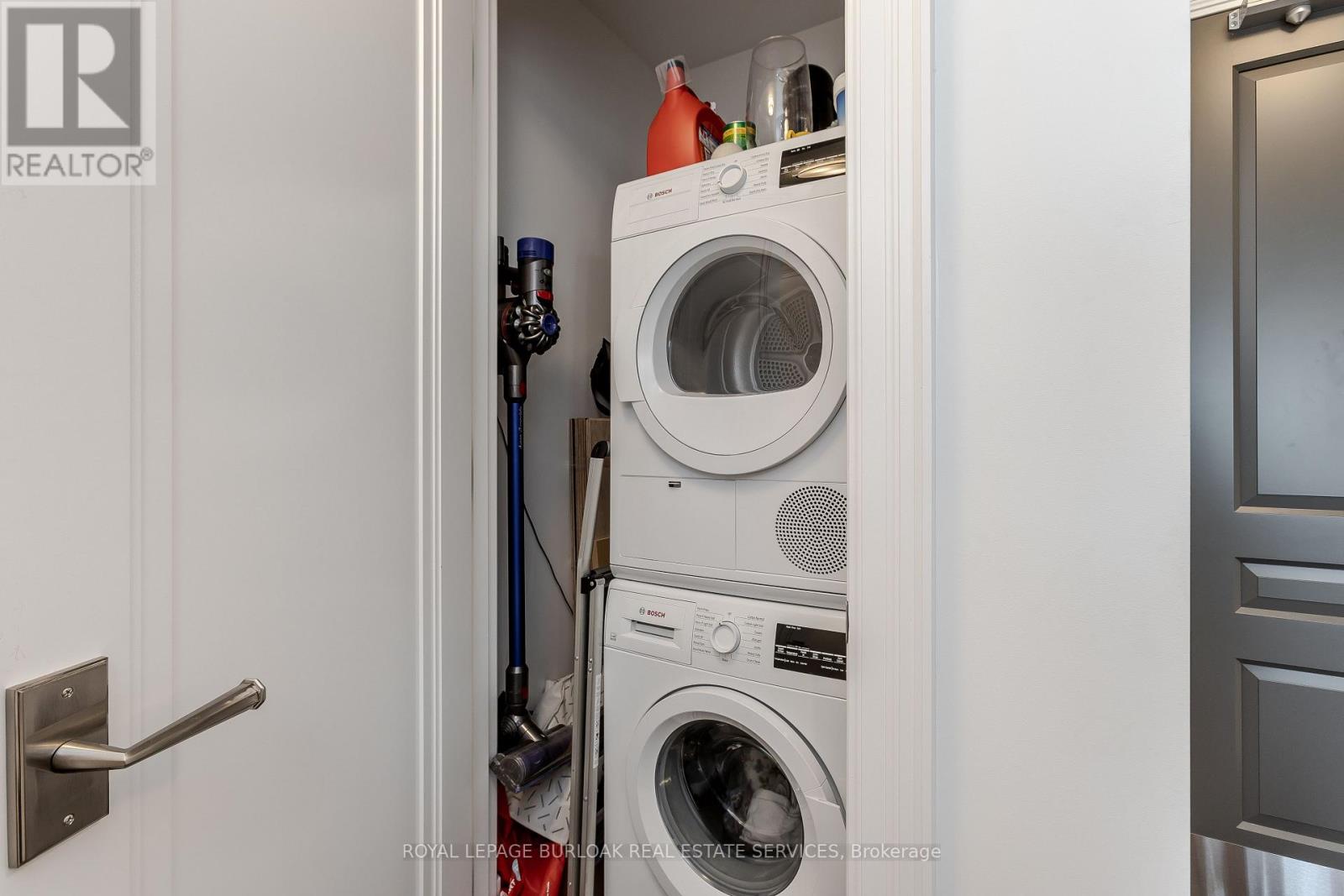 1303 - 2060 Lakeshore Road, Burlington, Ontario  L7R 0G2 - Photo 33 - W12946468