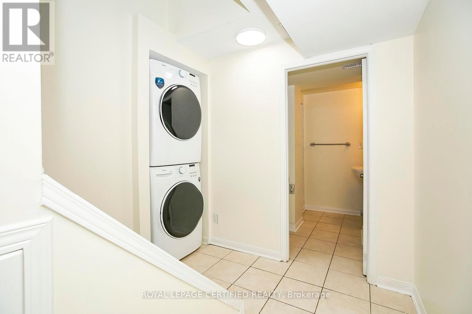 6545 Song Bird Crescent, Mississauga, Ontario  L5W 1E1 - Photo 39 - W12946490