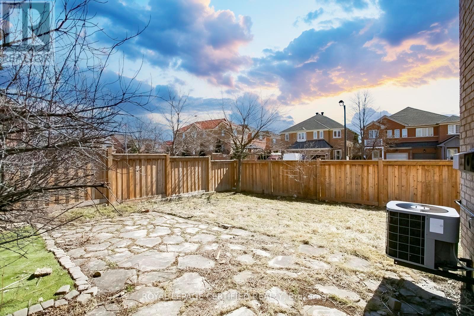 6545 Song Bird Crescent, Mississauga, Ontario  L5W 1E1 - Photo 50 - W12946490