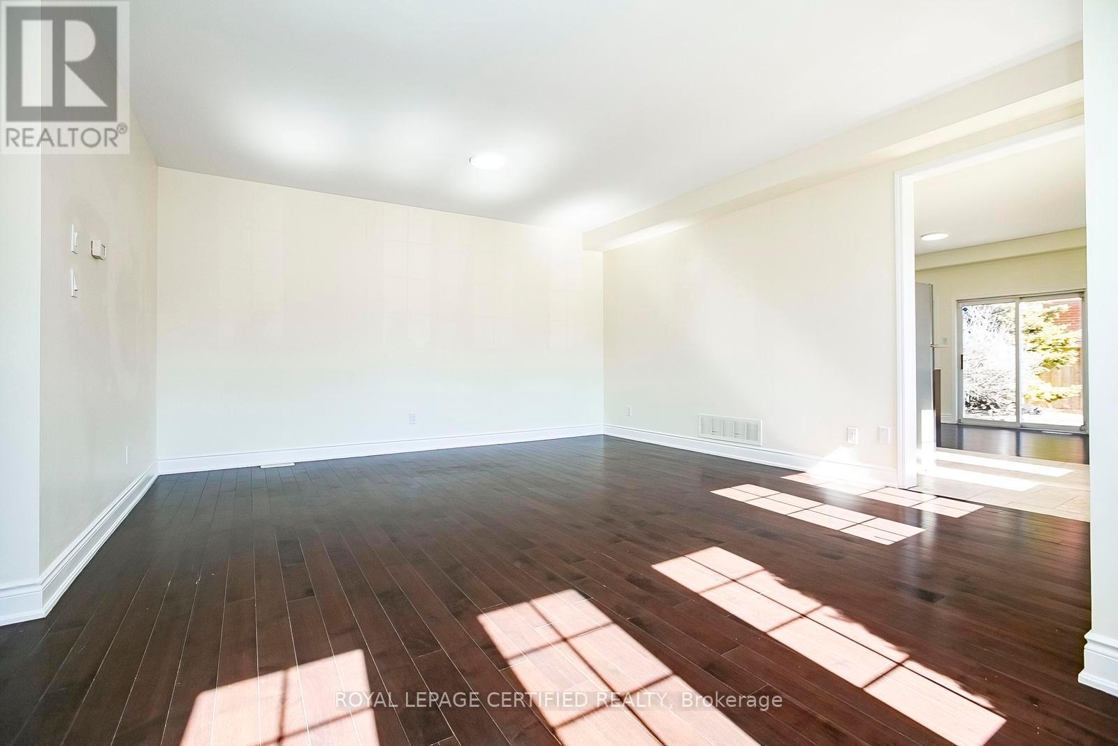 6545 Song Bird Crescent, Mississauga, Ontario  L5W 1E1 - Photo 7 - W12946490