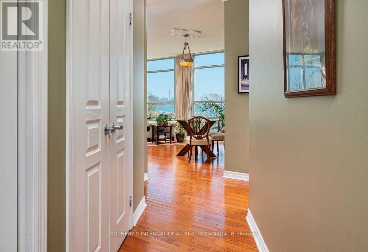 323 - 5 Marine Parade Drive, Toronto, Ontario  M8V 4B4 - Photo 2 - W12946534